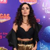 Она помолвлена? Зару заметили с шикарным кольцом на безымянном пальце