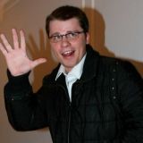 Расставшегося с женой Харламова заподозрили в желании сменить пол