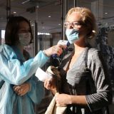 Число заразившихся коронавирусом в России превысило 877 тысяч