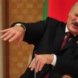 Лукашенко проголосовал на выборах президента Белоруссии: с букетом и под гармошку