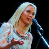 Мать-авантюристка экономит на Пелагее