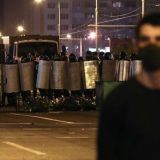 Самые яркие кадры второго дня протестов в Белоруссии