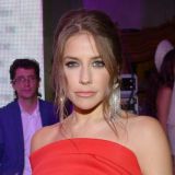 Известный певец снял штаны перед Барановской