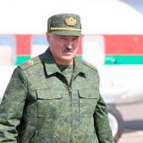 Эксперт объяснил отсутствие обоймы у вооруженного Лукашенко