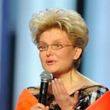 Объявившую о беременности Елену Малышеву поздравляют с первой девочкой в семье