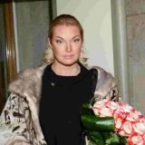 Волочкова прилюдно пнула обидчиков