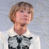 Нацепившая странный парик Алентова изменилась до неузнаваемости 