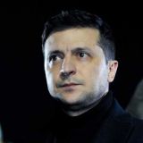 Зеленского раскритиковали за нарушение этикета: Подменяет свободу бескультурьем