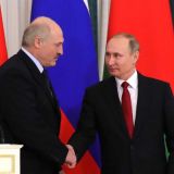 Почему Путин продолжает поддерживать Лукашенко: эксперт назвал причину
