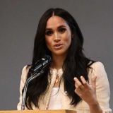 Елизавета II подарила Меган Маркл 