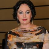 Не бедствует: какую пенсию получает Лариса Гузеева