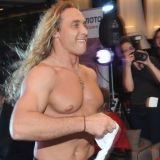 Хочет развести: любовница решила биться с Королевой за Тарзана до последнего