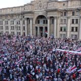 Стрельба и перекрытие дорог: на протестах в Белоруссии становится 