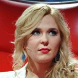 Пелагея не подпускает трехлетнюю дочь к отцу