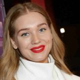 На те же грабли: Кристина Асмус снова снялась в откровенной сцене