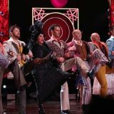 70-летняя Бабкина задрала ногу у всех на глазах