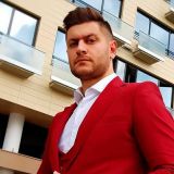 Манукян предпочел Бузовой компанию авторитетного мужчины