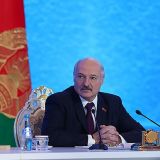 Обвал рубля назвали местью Запада России за поддержку Лукашенко