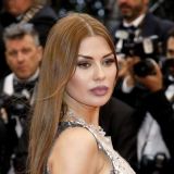 Пускают газ и усыпляют: Викторию Боню обокрали на юге Франции