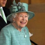 Какую ошибку допустила Елизавета II в отношениях с Меган Маркл 