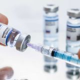 Роспотребнадзор раскрыл побочные эффекты вакцины от коронавируса 