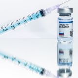 Испытания американской вакцины от COVID-19 продолжат несмотря на смерть добровольца 