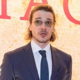 Наряжавшемуся в платья Матвееву нашли замену в театре