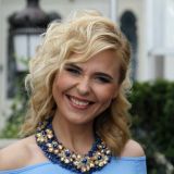 Пелагея вывалила грудь на радость публике