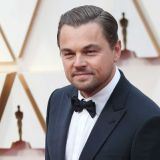 Подготовка к отцовству: обрюзгший Ди Каприо попал в объективы папарацци