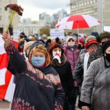 Белорусов призвали не надеяться на помощь Запада: Остались один на один с режимом