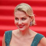 Рената Литвинова спуталась с моделью-трансгендером