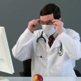 Эксперт об ажиотажном спросе на лекарства от COVID-19 в России: Только вредят здоровью