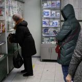 В российских аптеках из-за коронавируса пропало жизненно важное лекарство 