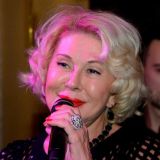 Почему дочь Успенской воюет со звездной матерью