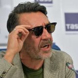 Алкоголь до добра не доводит: ребенка Шнурову родит суррогатная мать 