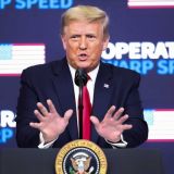 Политолог: Трамп начал кампанию по смещению Байдена