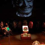 Почерневшая от горя вдова Гафта ушла в компании Розенбаума во время прощания