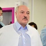 Поездки Лукашенко по больницам назвали бесполезными: Мнение белорусов не поменять