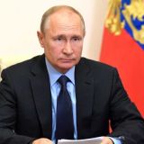 Россияне завалили Путина вопросами о пенсиях и ценах на продукты