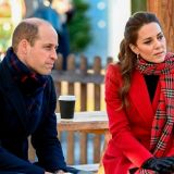 Идеальная семья: принц Уильям и Кейт Миддлтон поздравили народ с праздниками новым фото