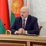 Политолог сравнил Лукашенко со старухой у разбитого корыта