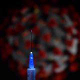 Мурашко анонсировал начало массовой вакцинации россиян старше 60 лет 