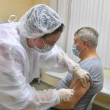 Пункты вакцинации от COVID-19 в Москве продолжат работать в праздники