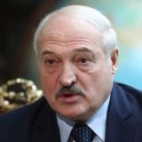 Лукашенко пристал к школьнице с расспросами во время праздника