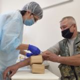 Собянин: москвичи старше 60 лет с 28 декабря смогут записаться на прививку от COVID-19