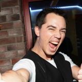 Газманов поздравил читателей 