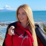 Отрезавшая себе грудь Пынзарь застряла в аэропорту: Это жесть!