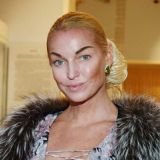 Кощунство: Волочкова оголилась перед ликом христианского святого