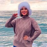 Чехова на отдыхе прикрыла срам одеялом