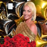 Волочкова украла букет в день рождения 